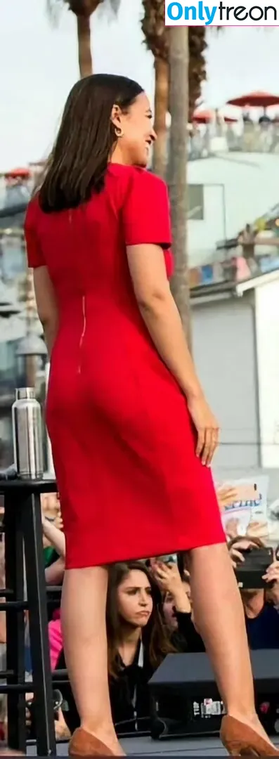 Alexandria Ocasio-Cortez голая photo #0143 (AOC)