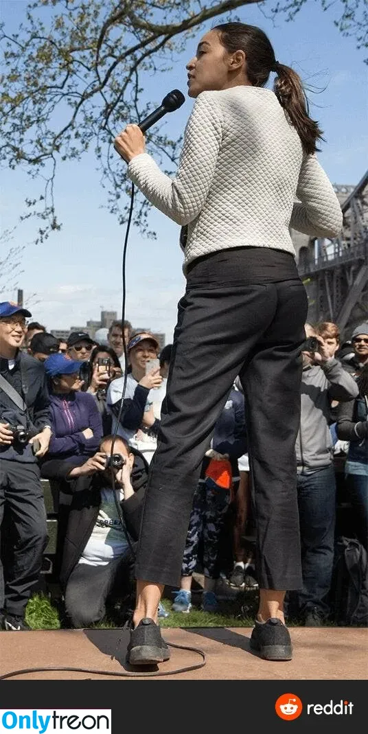 Alexandria Ocasio-Cortez голая photo #0147 (AOC)