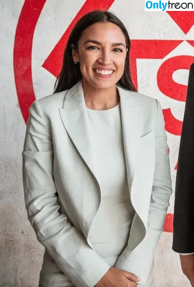 Alexandria Ocasio-Cortez голая photo #0174 (AOC)