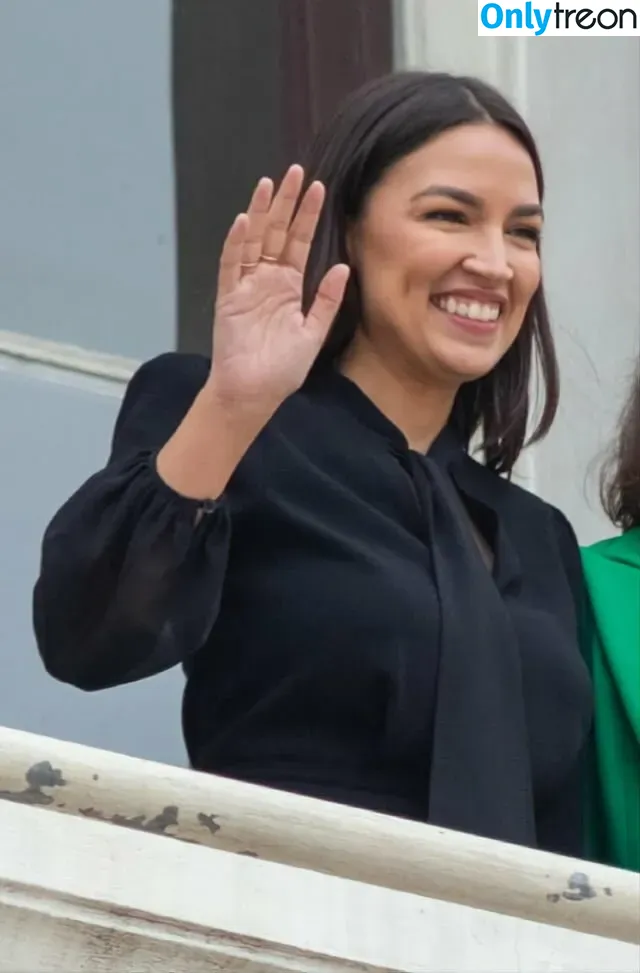 Alexandria Ocasio-Cortez голая photo #0178 (AOC)