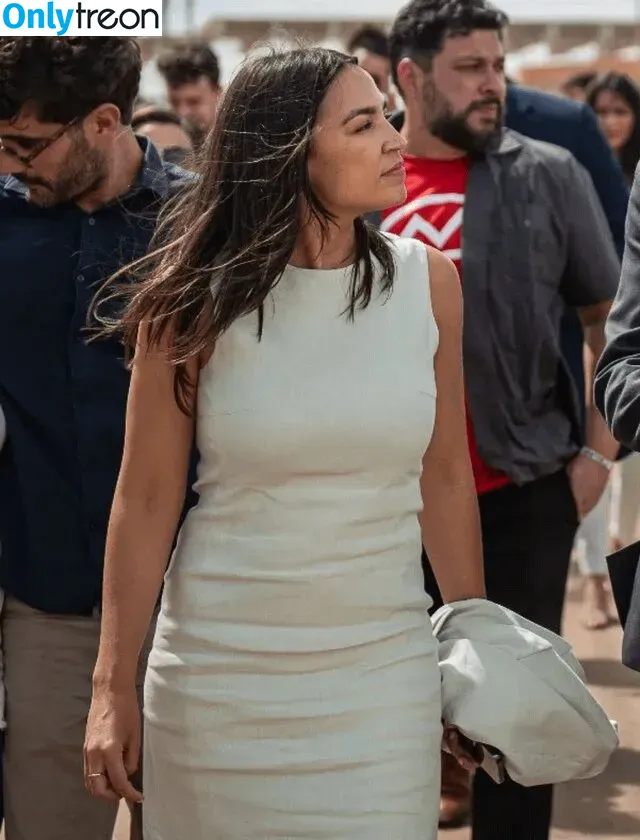 Alexandria Ocasio-Cortez голая photo #0187 (AOC)