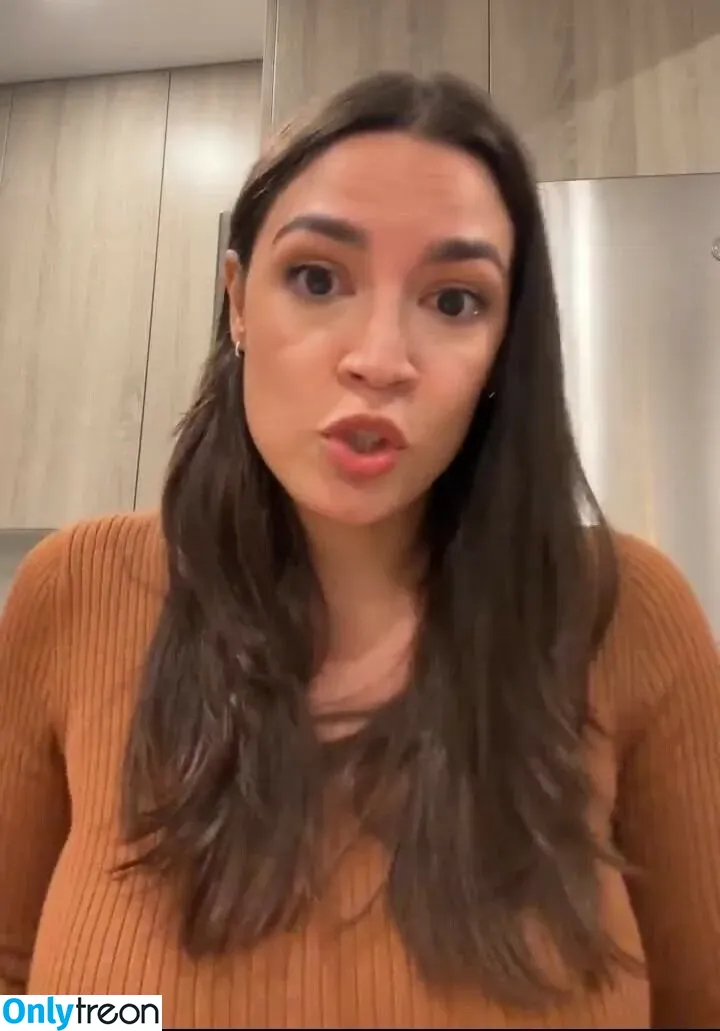 Alexandria Ocasio-Cortez голая photo #0212 (AOC)