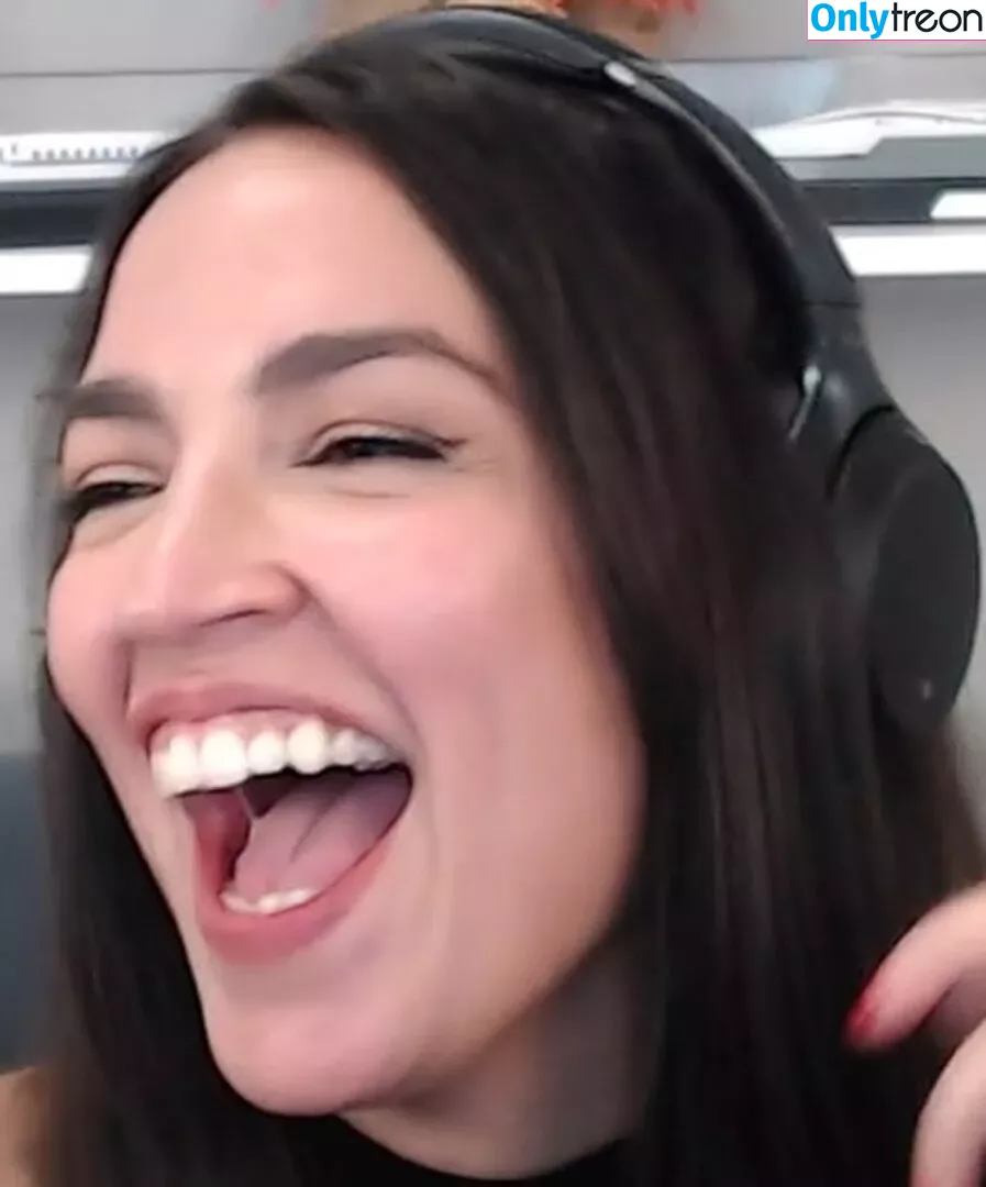 Alexandria Ocasio-Cortez голая photo #0237 (AOC)