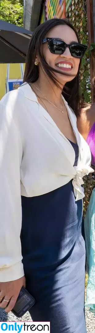 Alexandria Ocasio-Cortez голая photo #0248 (AOC)