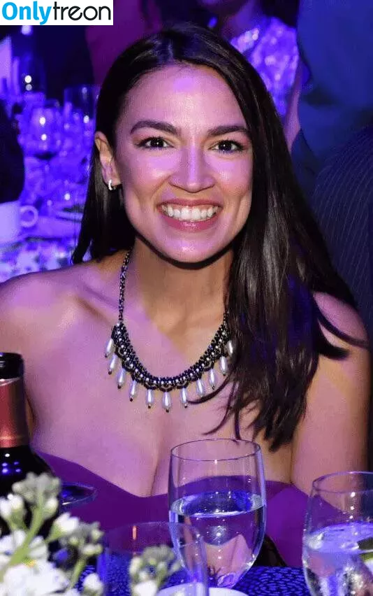 Alexandria Ocasio-Cortez голая photo #0251 (AOC)