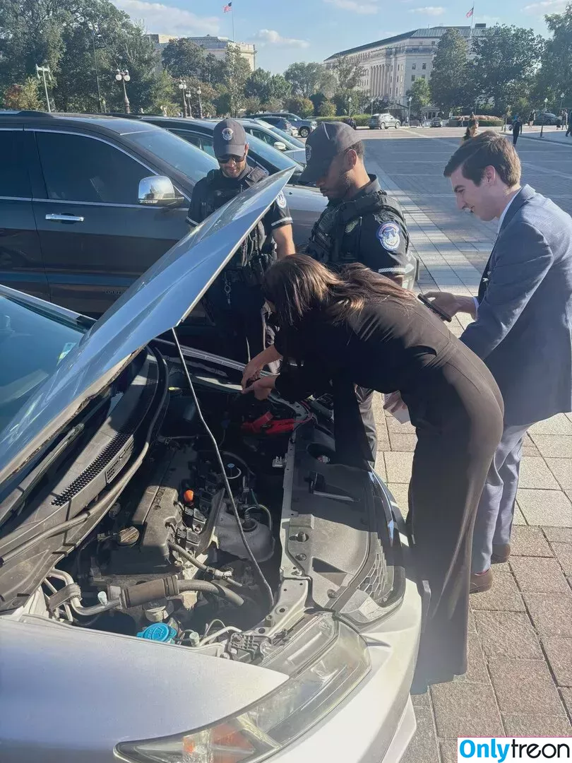 Alexandria Ocasio-Cortez голая photo #0262 (AOC)
