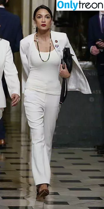 Alexandria Ocasio-Cortez голая photo #0273 (AOC)