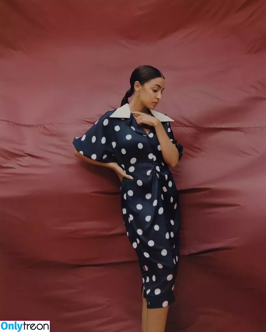 Alexandria Ocasio-Cortez голая photo #0288 (AOC)