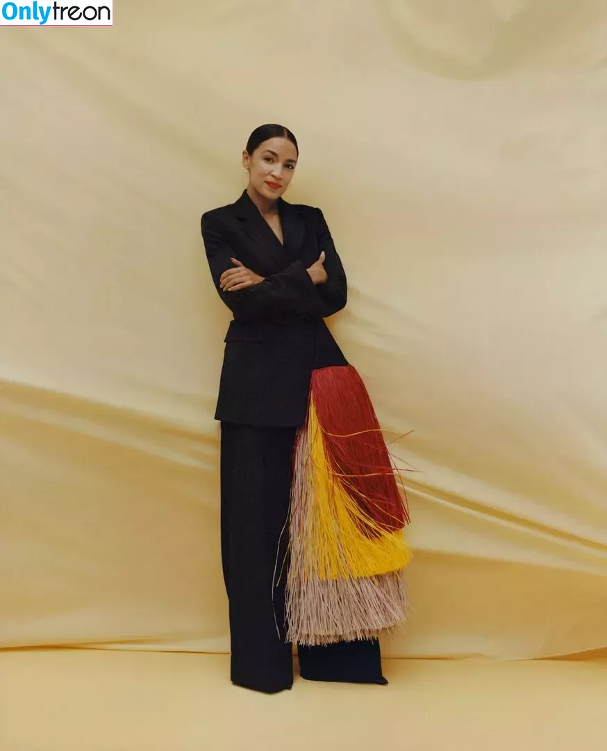 Alexandria Ocasio-Cortez голая photo #0290 (AOC)