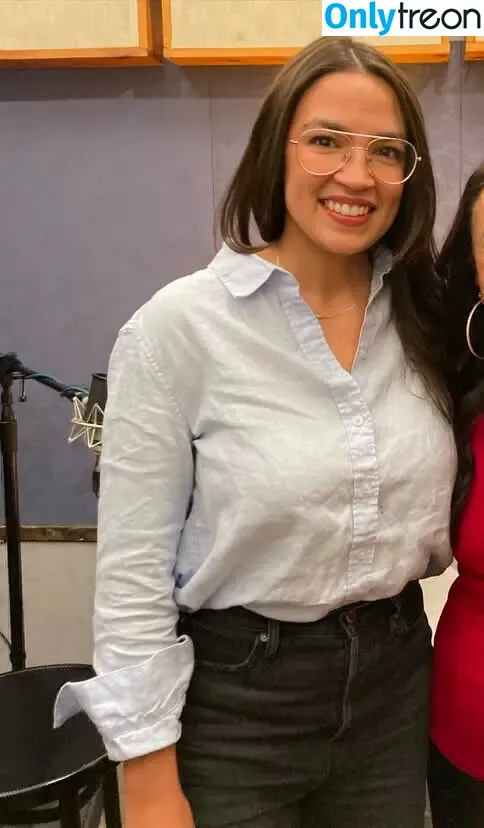 Alexandria Ocasio-Cortez голая photo #0293 (AOC)