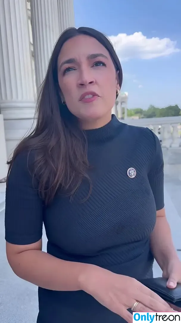 Alexandria Ocasio-Cortez nude photo #0344 (AOC / Alexandria Ocasio Cortez)