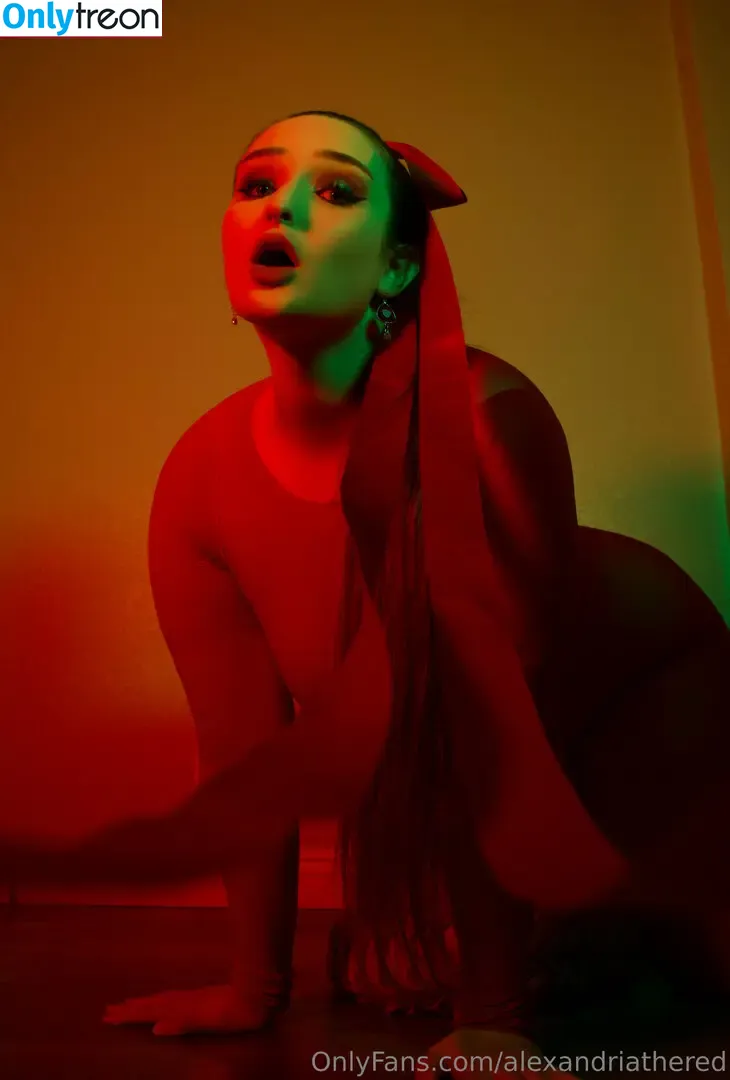 Alexandria The Red nude photo #2068 (Alexandriathered / alexandriathred)