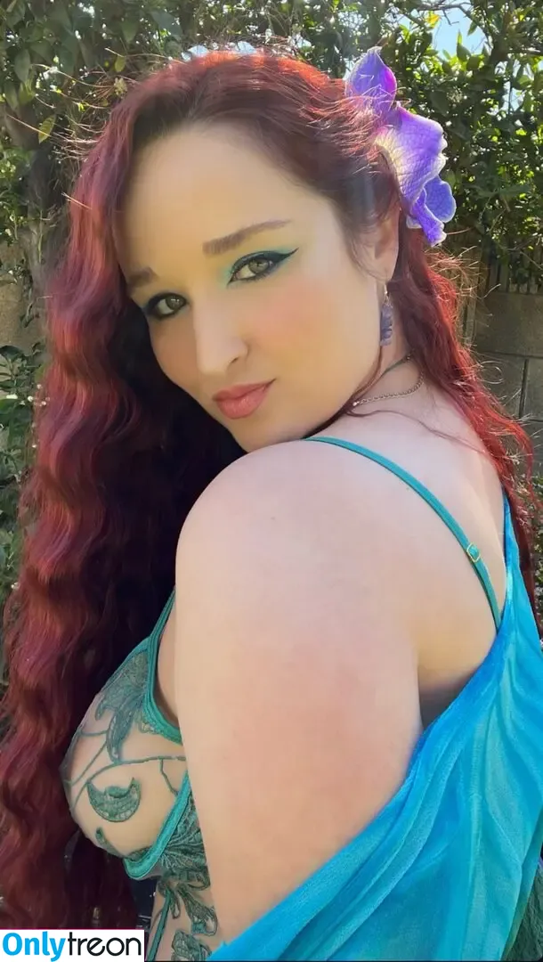 Alexandria The Red nude photo #2305 (Alexandriathered / alexandriathred)