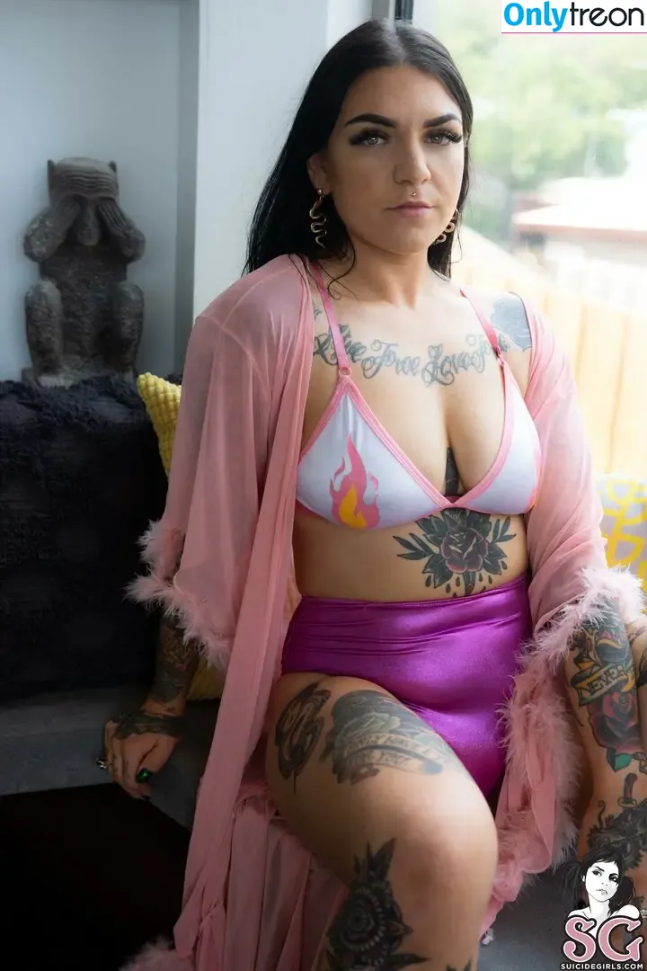 Alexarise nude photo #0002 (alexarosemusic / speed_skater)