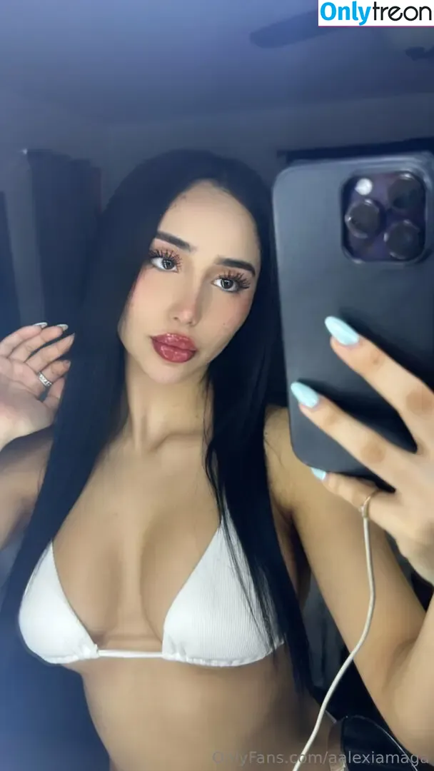 Alexia Magallon nude photo #0027 (alexiaamonse)