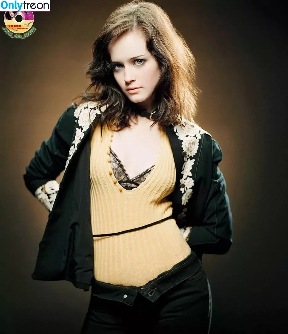 Alexis Bledel nude photo #0026 (alexisbledelofficial)