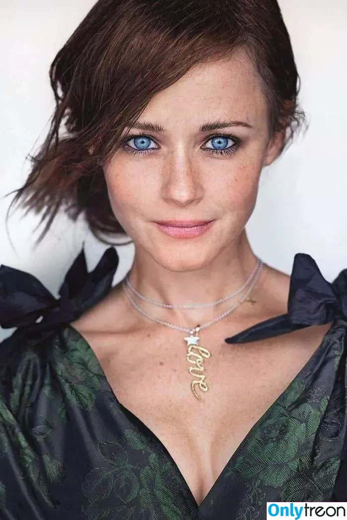 Alexis Bledel голая photo #0075 (alexisbledelofficial)