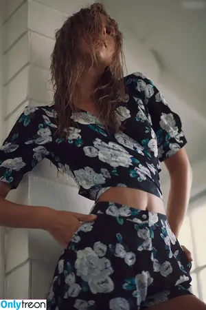 Alexis Ren / alexisren / alexisreng / alexxissren фото голая #1525