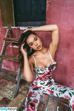 Alexis Ren / alexisren / alexisreng / alexxissren фото голая #1557