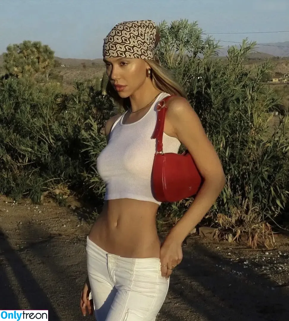 Alexis Ren голая photo #1541 (alexisren / alexisreng / alexxissren)