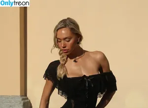 Alexis Ren / alexisren / alexisreng / alexxissren nude photo #2195