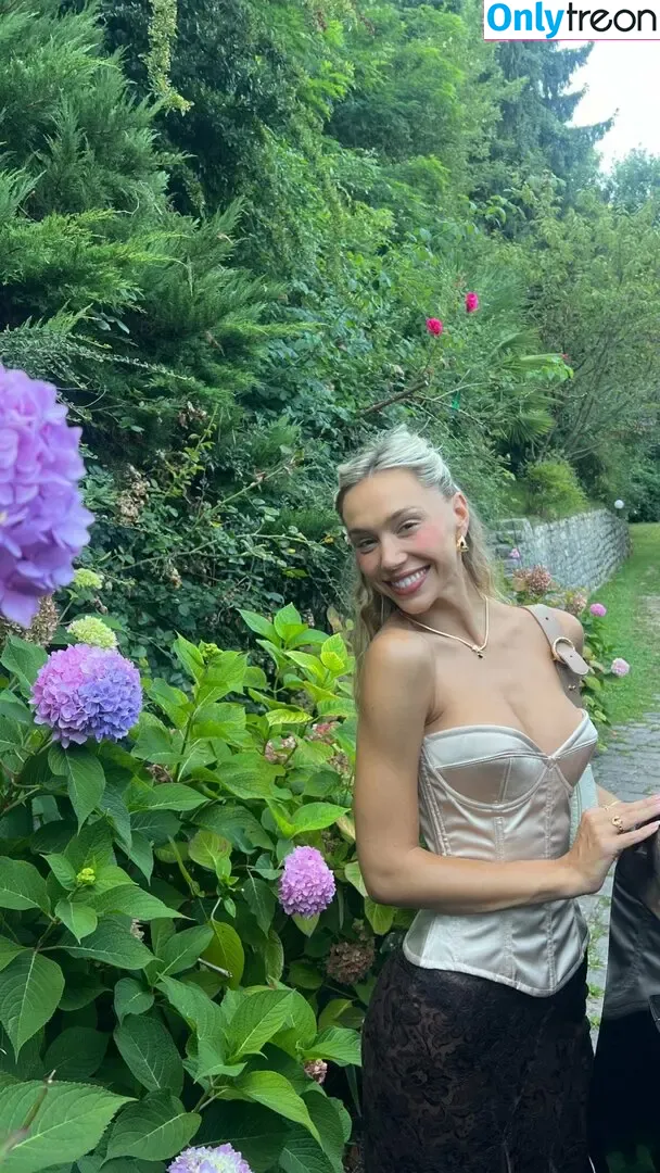 Alexis Ren голая photo #2119 (alexisren / alexisreng / alexxissren)