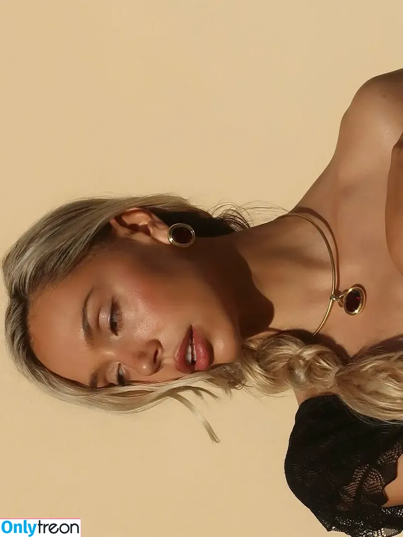 Alexis Ren голая photo #2143 (alexisren / alexisreng / alexxissren)