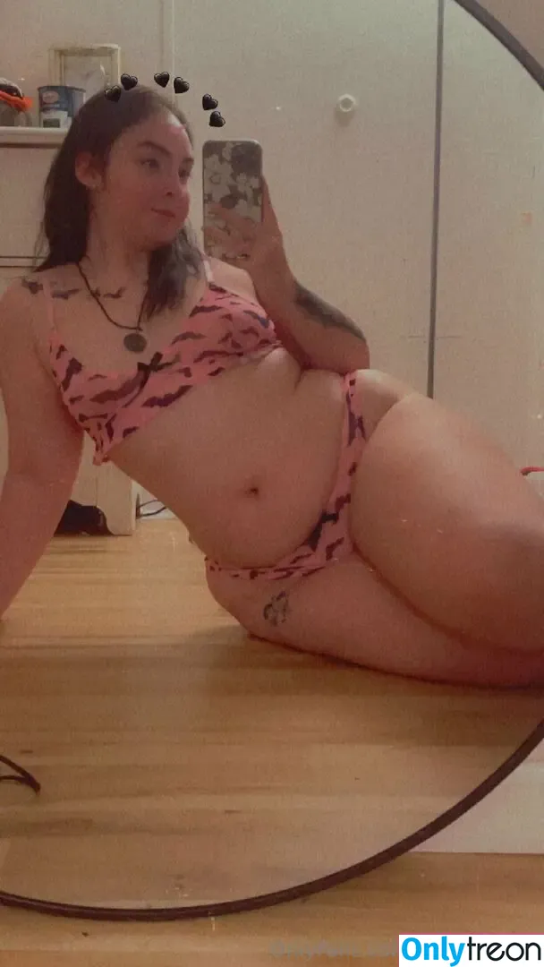 alexisemery nude photo #0004 (alexisemery)