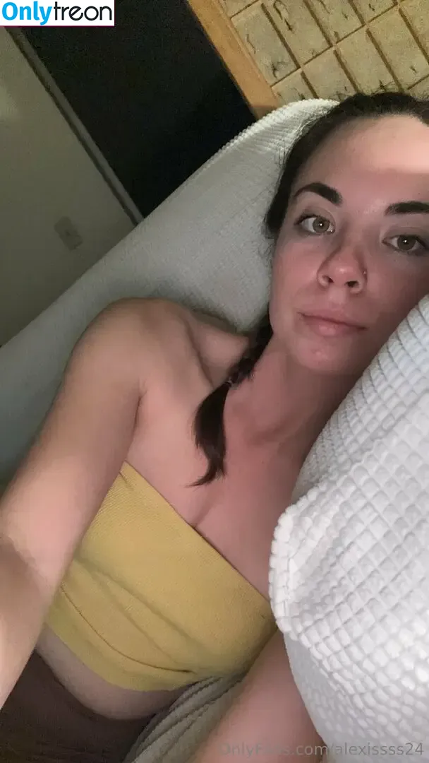 alexissss24 nude photo #0012 (_alexissss24)
