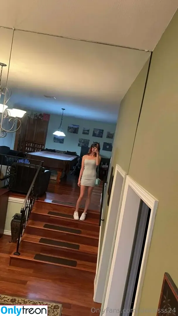 alexissss24 nude photo #0019 (_alexissss24)