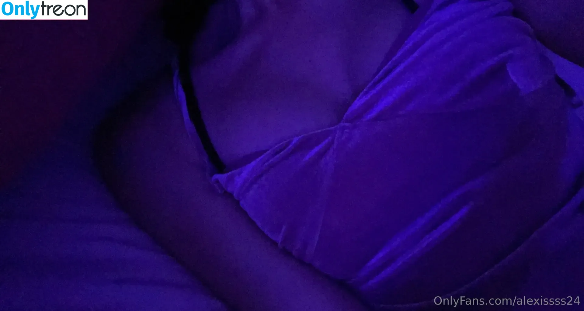 alexissss24 голая photo #0036 (_alexissss24)