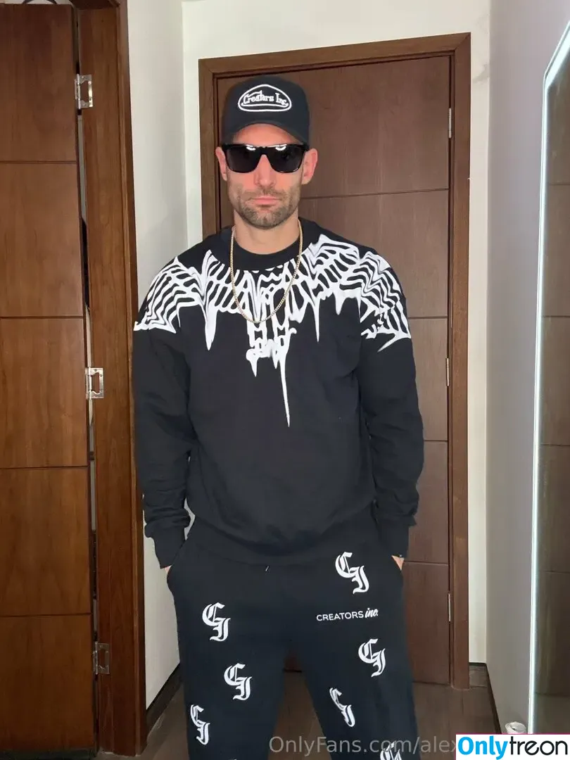 alexthelegend голая photo #0123 (therealalexlegend)