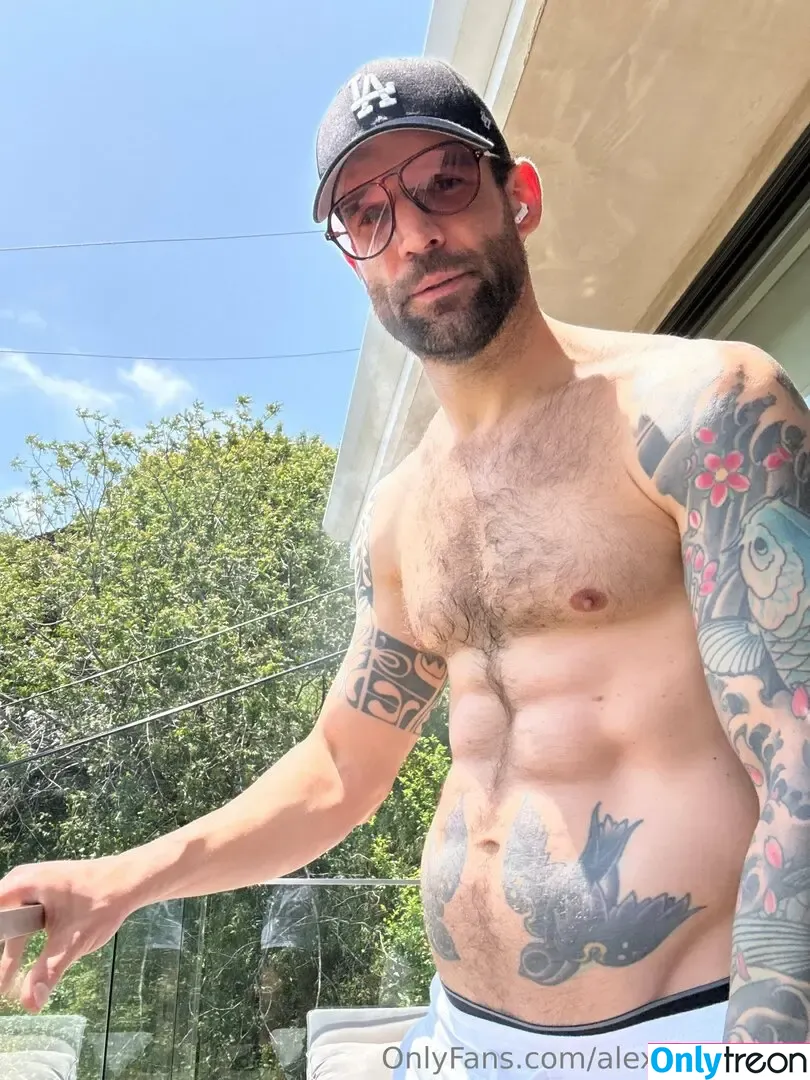 alexthelegend nude photo #0176 (therealalexlegend)