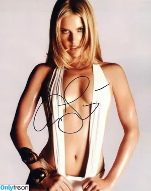 Ali Larter / alilarter nude photo #0435
