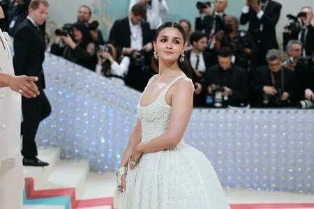 Alia Bhatt / aliaa08 / aliaabhatt фото голая #0021