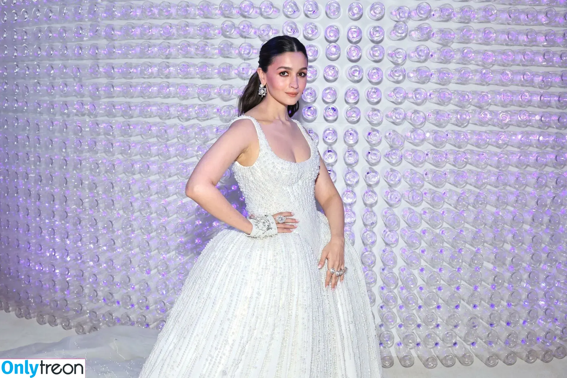 Alia Bhatt голая photo #0004 (aliaa08 / aliaabhatt)