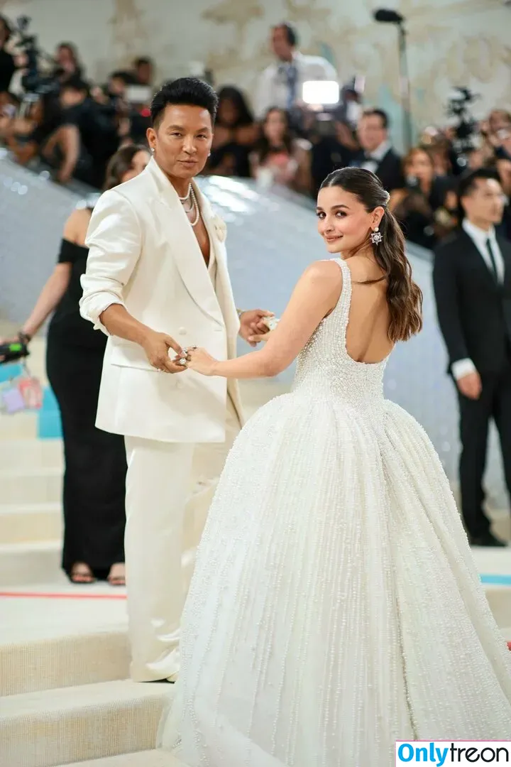 Alia Bhatt голая photo #0007 (aliaa08 / aliaabhatt)