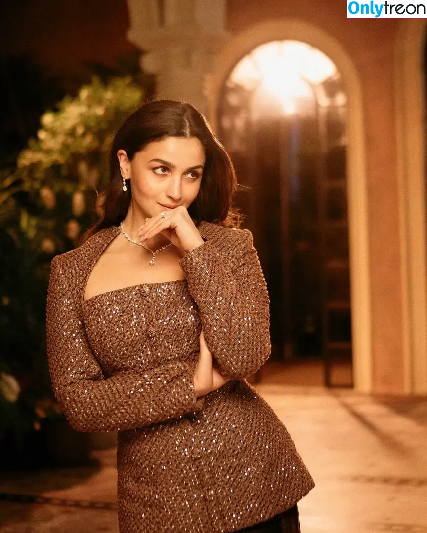 Alia Bhatt голая photo #0059 (aliaa08 / aliaabhatt)