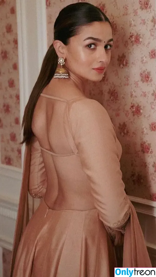 Alia Bhatt голая photo #0069 (aliaa08 / aliaabhatt)
