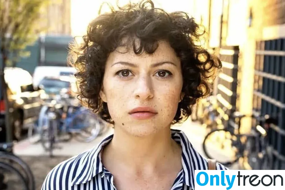 Alia Shawkat nude photo #0001 (__mutantalia__)