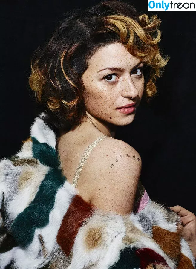 Alia Shawkat nude photo #0058 (__mutantalia__)