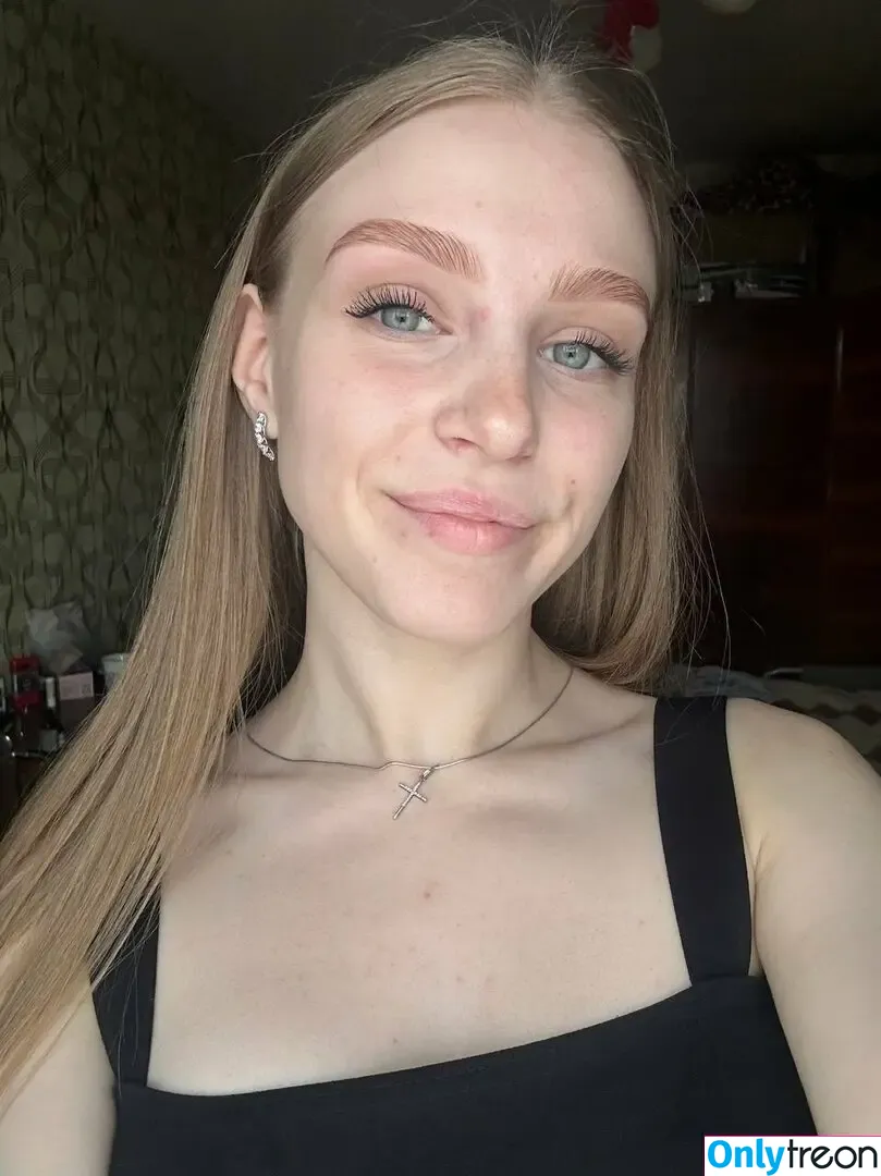 alice_19f nude photo #0008 (_aliiceee_)