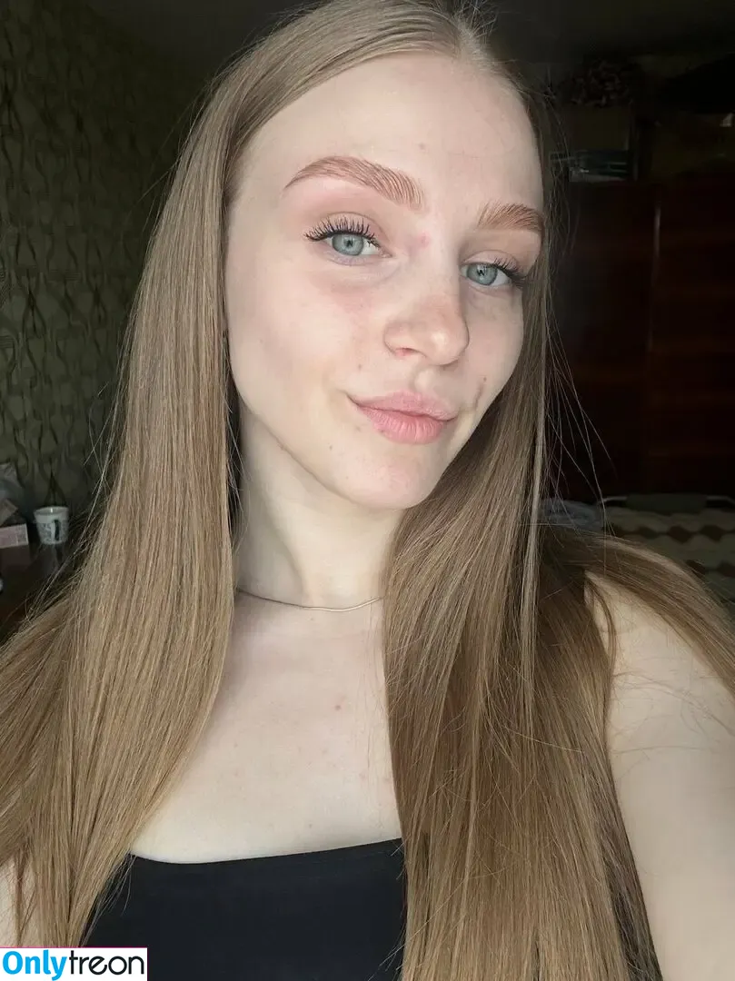 alice_19f nude photo #0009 (_aliiceee_)