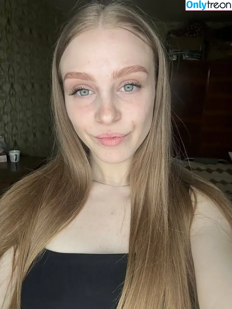 alice_19f nude photo #0010 (_aliiceee_)