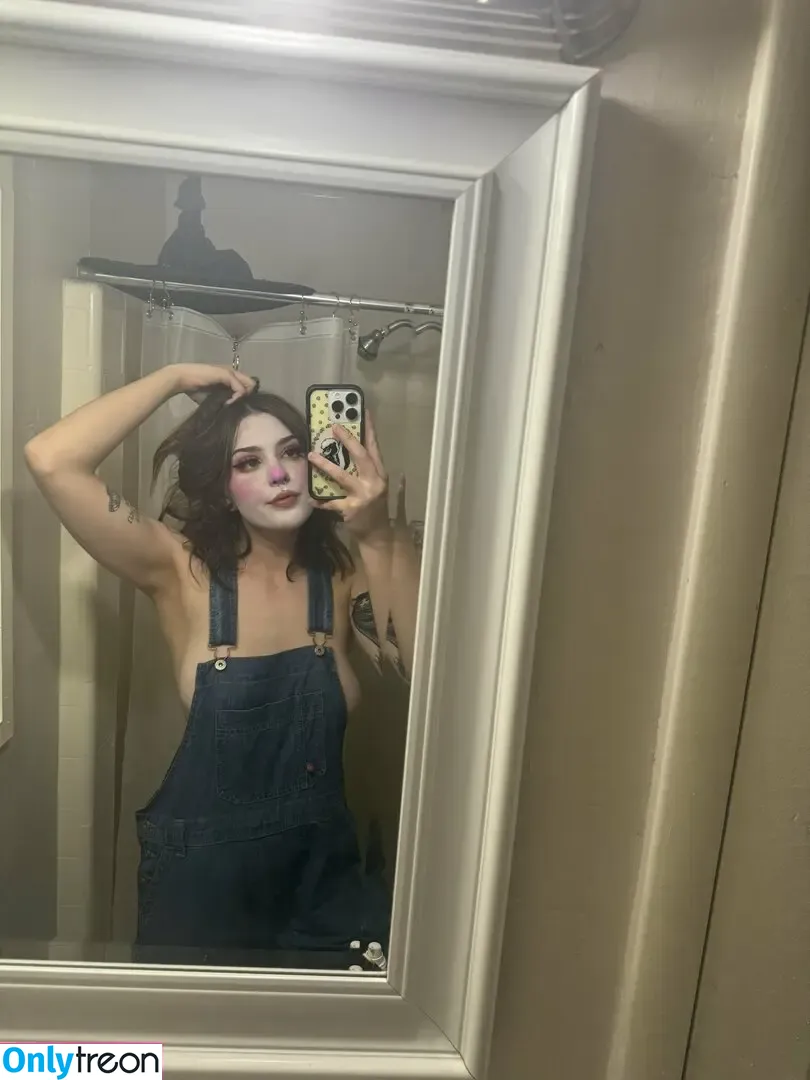 Alice Carousel nude photo #0004 (alicecarousel)