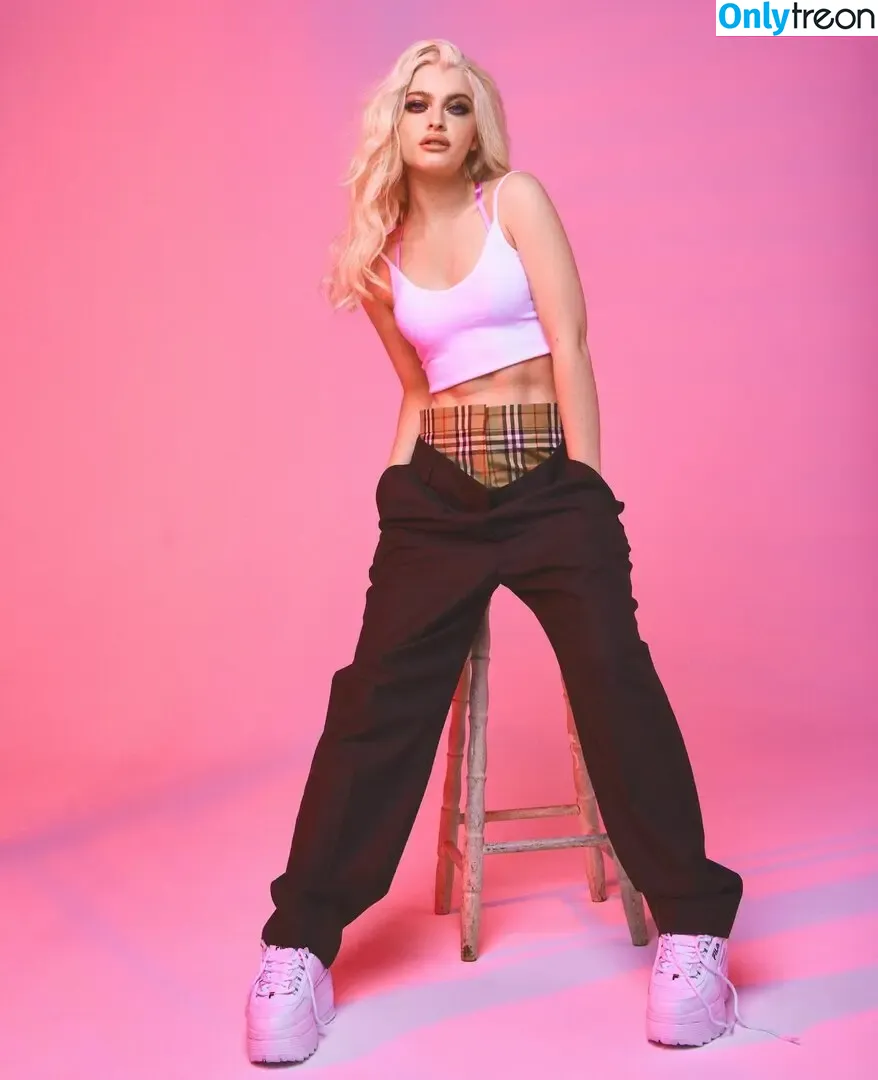 Alice Chater nude photo #0024 (alicemusic)