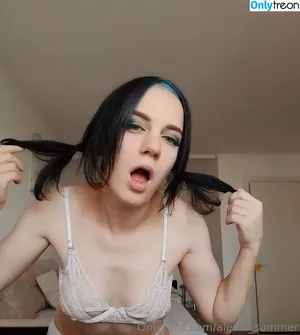  nude photo #0008