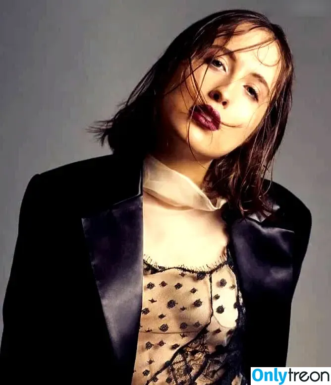 Alice Merton голая photo #0021 (alicemerton)