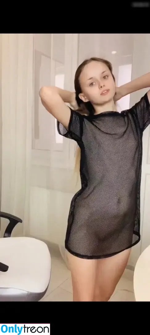 Alice Sunny nude photo #0034 (aliceternova.me)