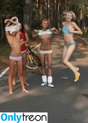 Alice Wonderbang голая photo #0020 (Alice Wonderbang)